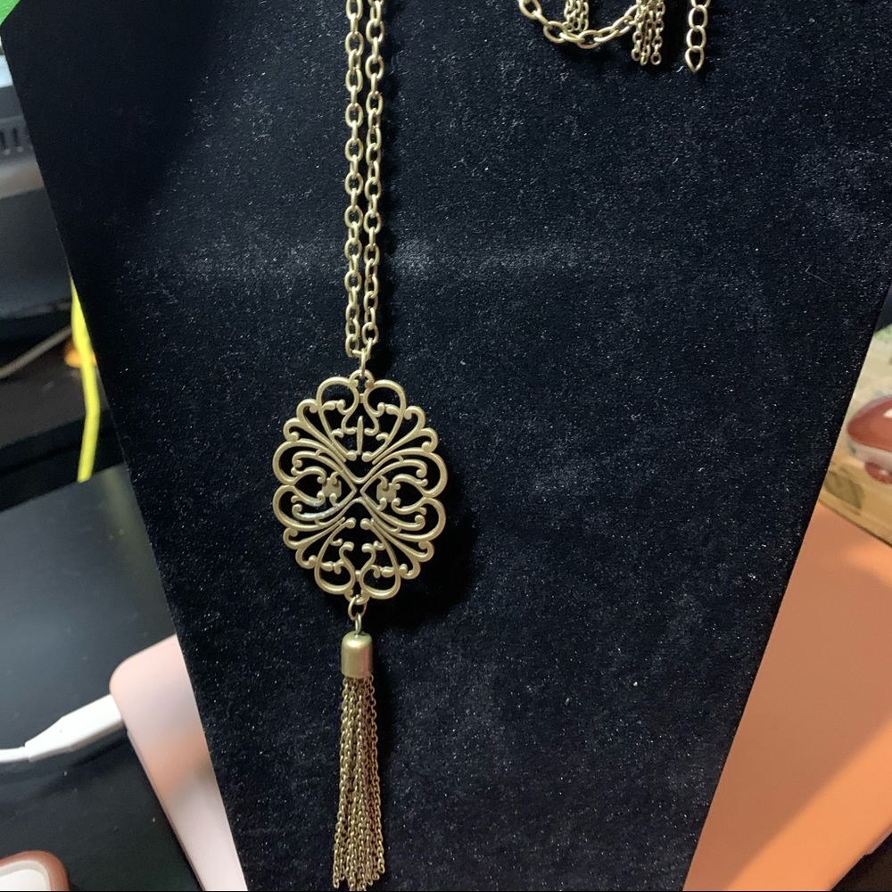 Jewelry - Picture 6 of 6
